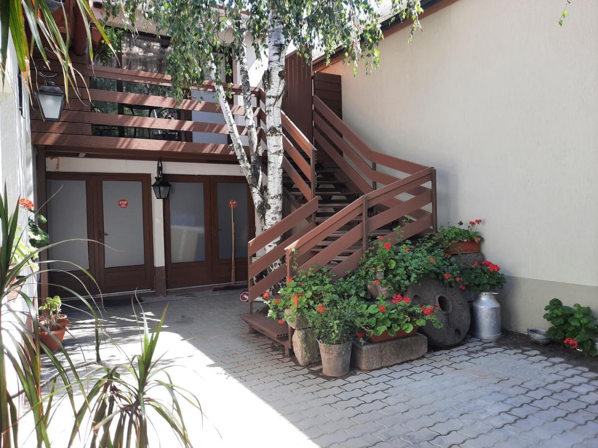 Korona Panzio Bed & Breakfast โอดอร์เฮอู เซกุยเอสก์ ภายนอก รูปภาพ